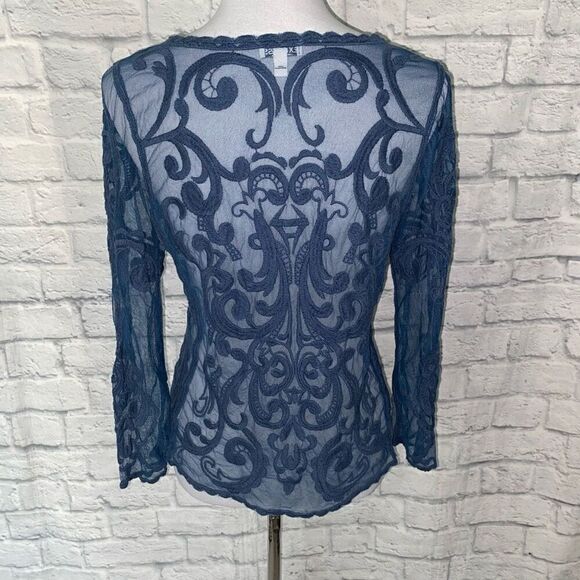 Express women S sheer lace scoopneck Longsleeve blouse w/scalloped edging blue - Picture 7 of 9